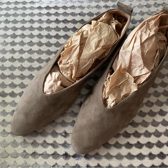 H&M taupe suede flats - Picture 2 of 10